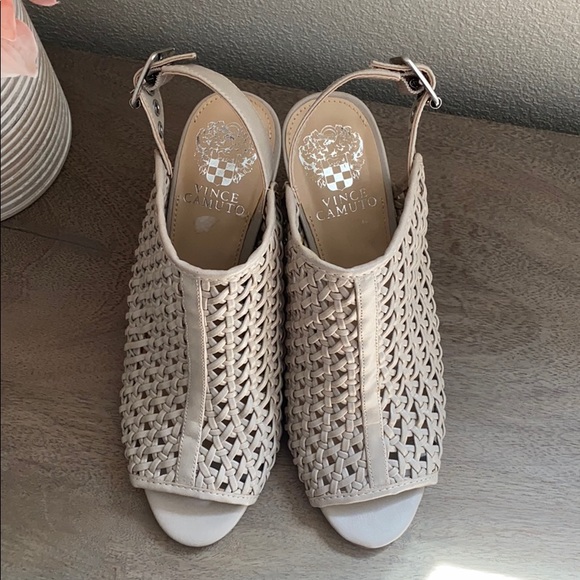 Vince Camuto caged heel - Picture 2 of 6